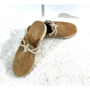 Clarks Cloudsteppers Suede Beige Mule Slip On Size 6 Womens Excellent
